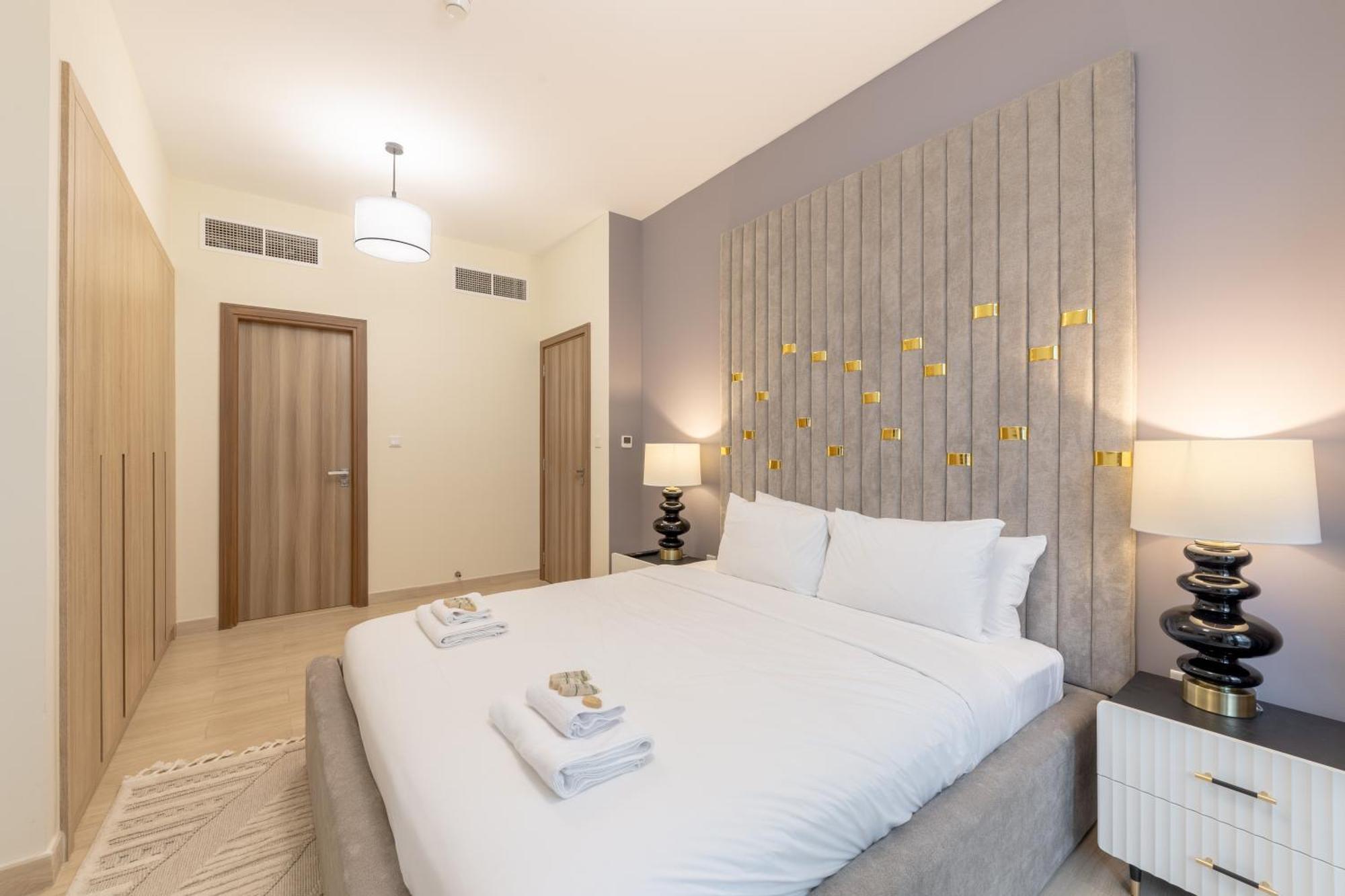 Canal View, Partial Burj Khalifa View, Brand New Dubai
