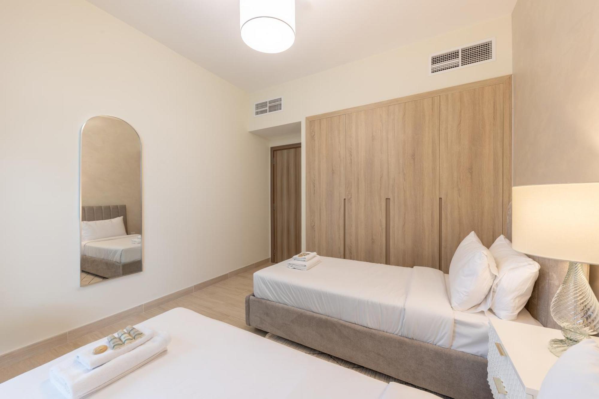 Canal View, Partial Burj Khalifa View, Brand New * Dubai