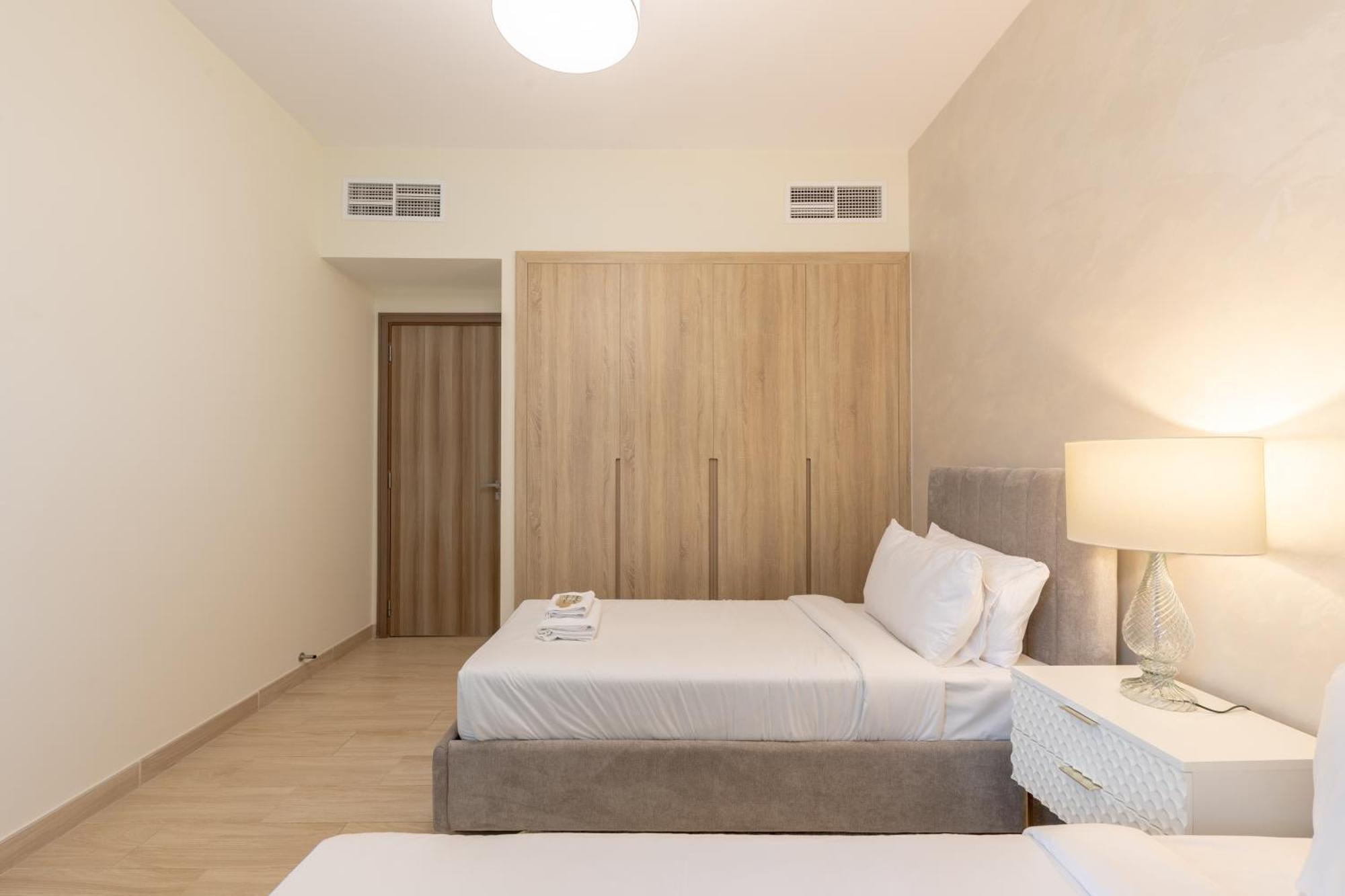 Canal View, Partial Burj Khalifa View, Brand New Apartment *