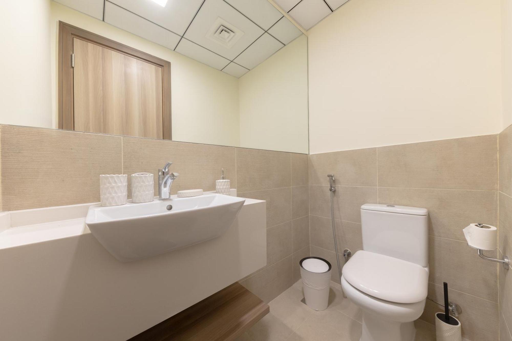 Canal View, Partial Burj Khalifa View, Brand New Apartment *