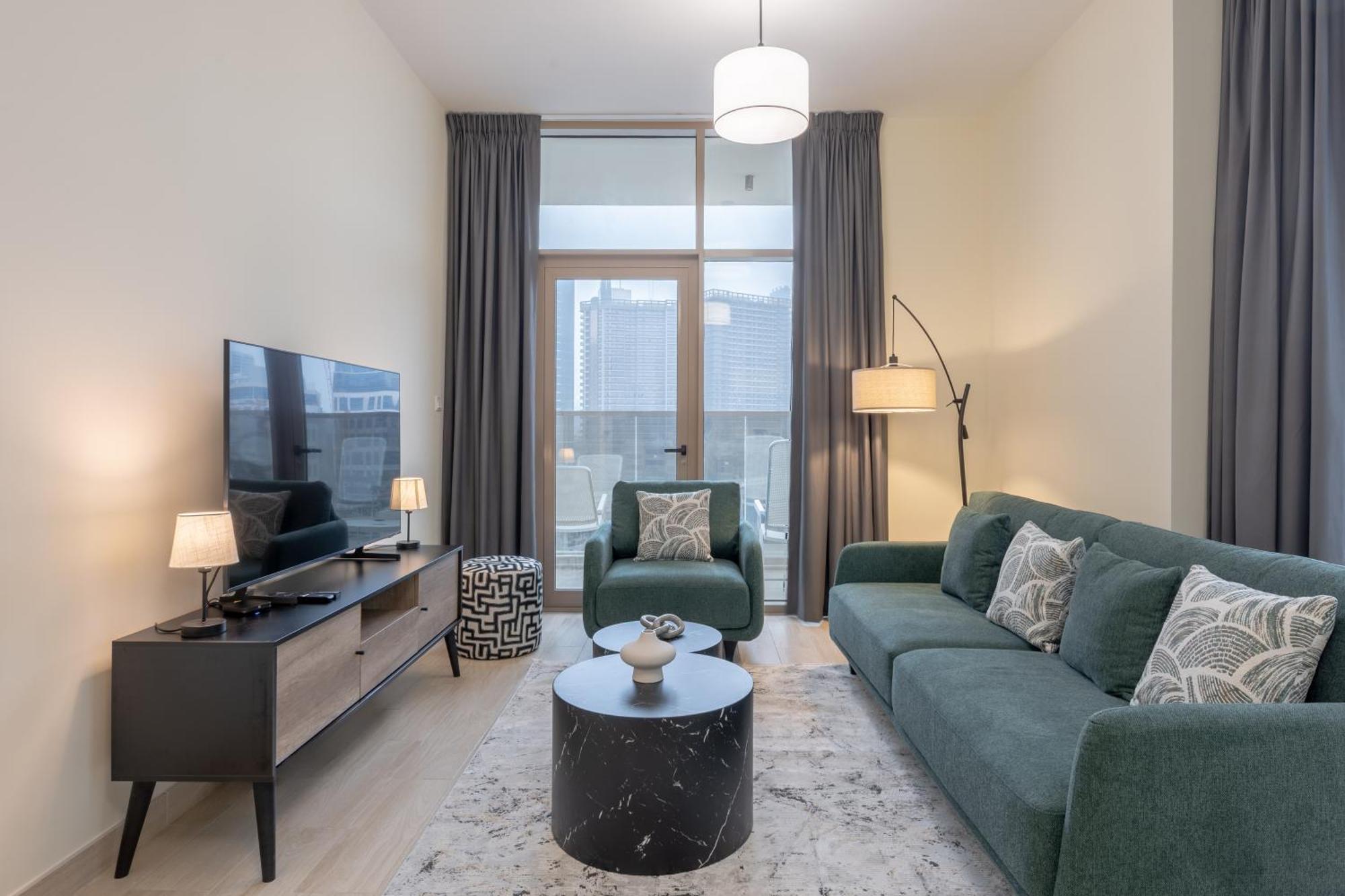 Apartment Canal View, Partial Burj Khalifa View, Brand New